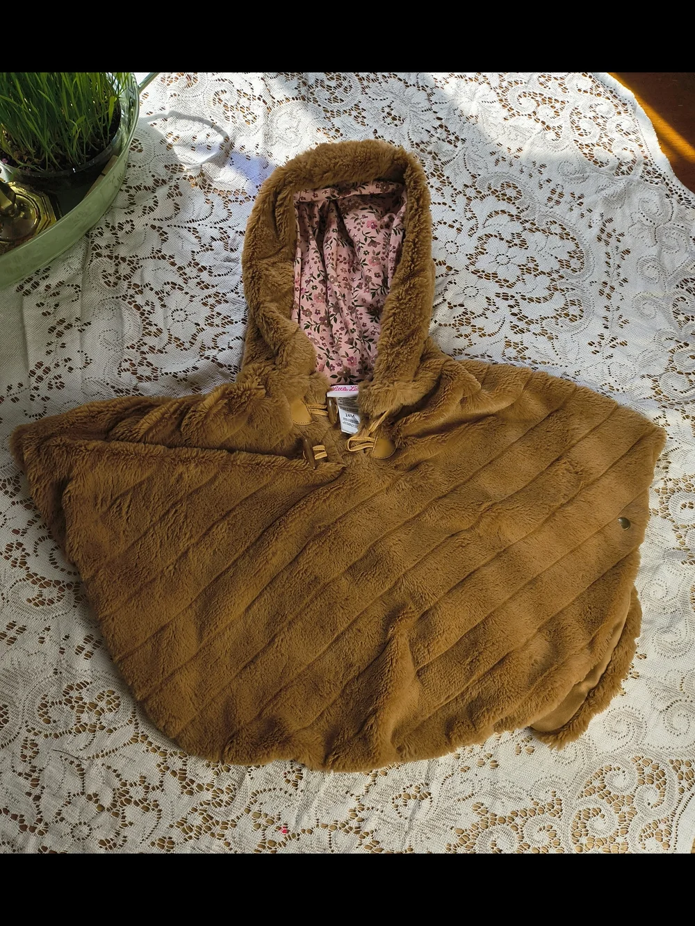 Matching set plush hooded poncho with long sleeve top and pink floral leggings - Picture 4 of 12